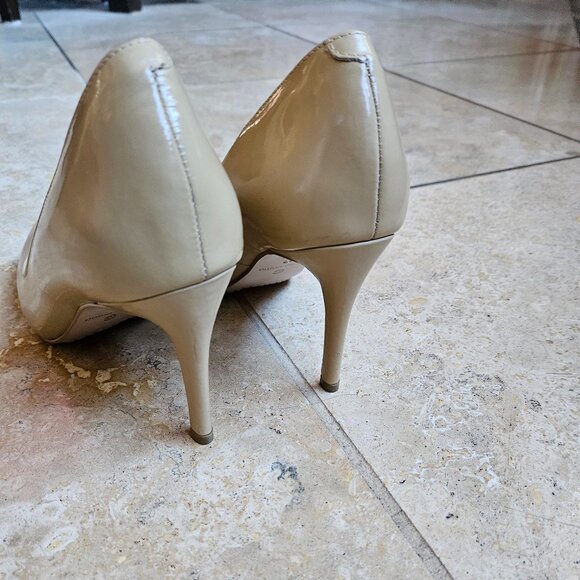 Corso Como Tan Patent Leather Heels Coffee Latte Pumps Size 9 - Picture 2 of 10